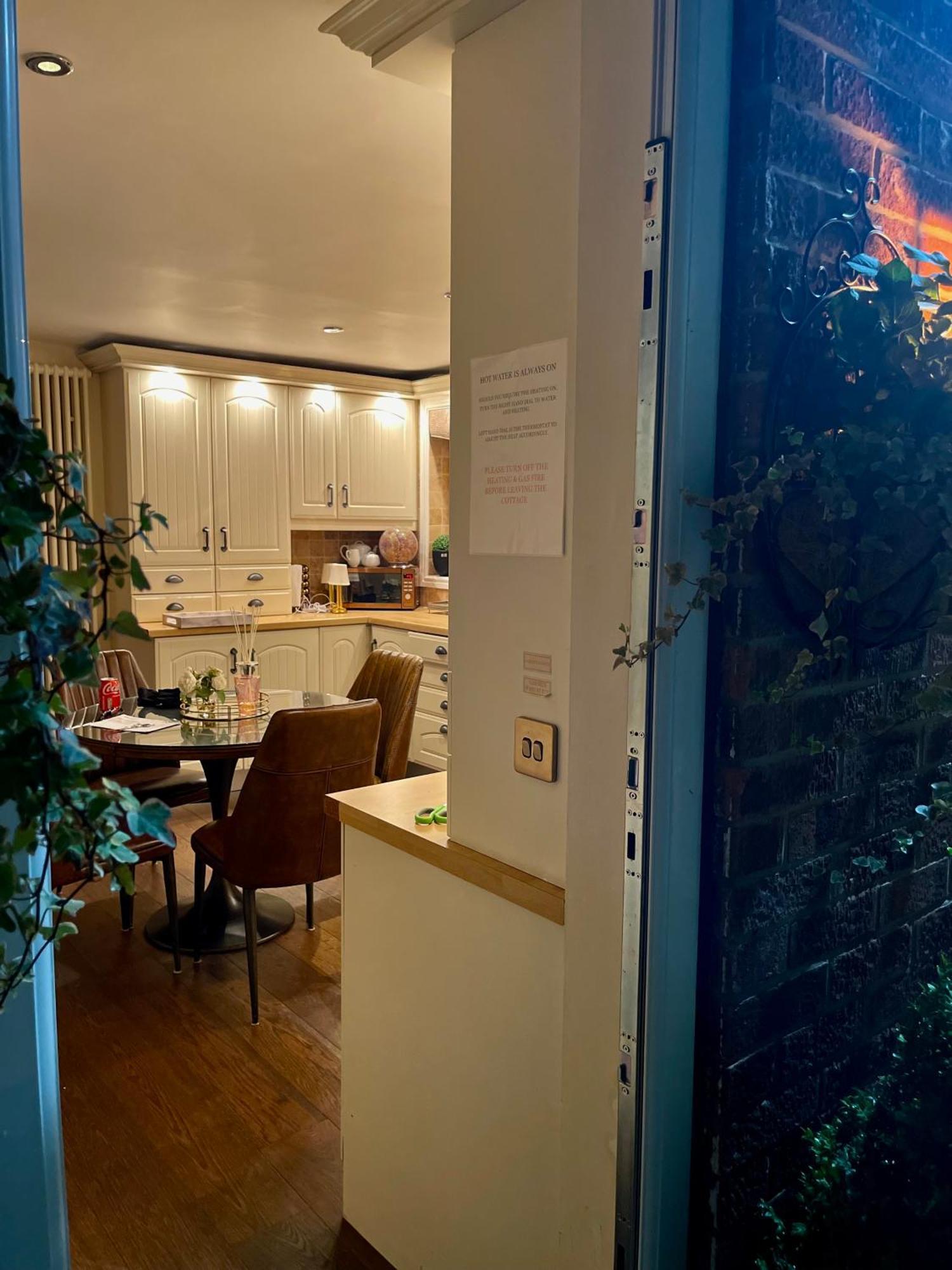 Cosy Cottage Central Bawtry - 2 Bedroom - High End Furnishings Buitenkant foto